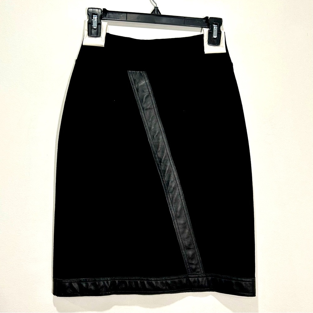 ROCK 'N KARMA Black Skirt in Women's Size S